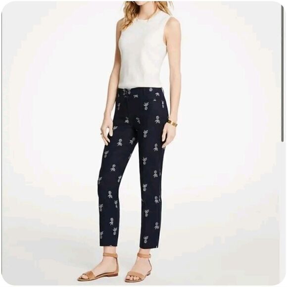 Ann Taylor The Cotton Crop Mid Rise Pineapple Pants in Navy Blue & White Size 12 - Picture 1 of 14